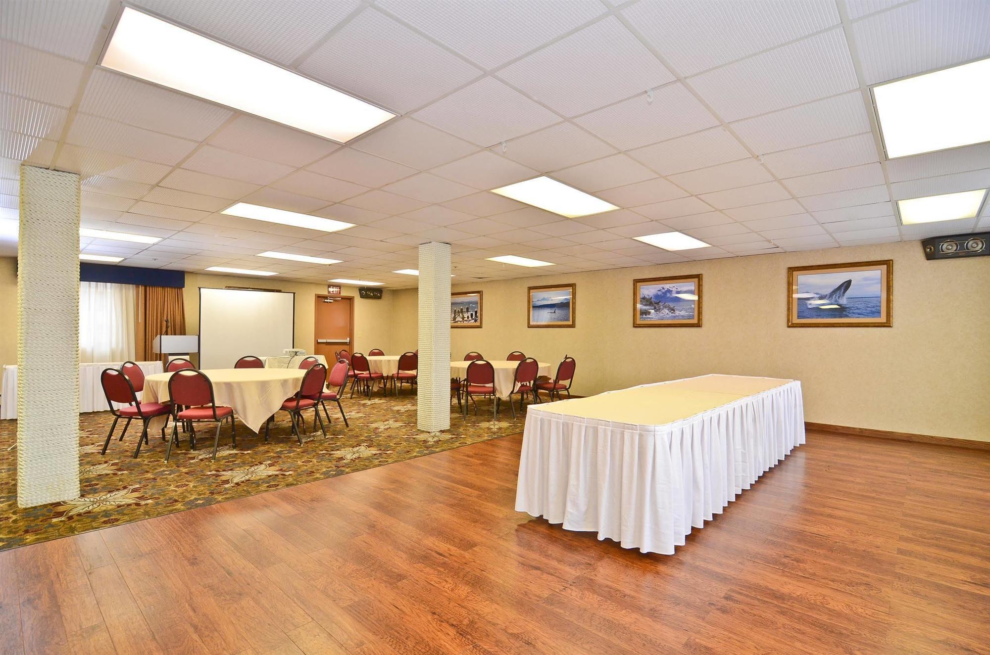 Best Western Kodiak Inn & Convention Center Бизнес фото